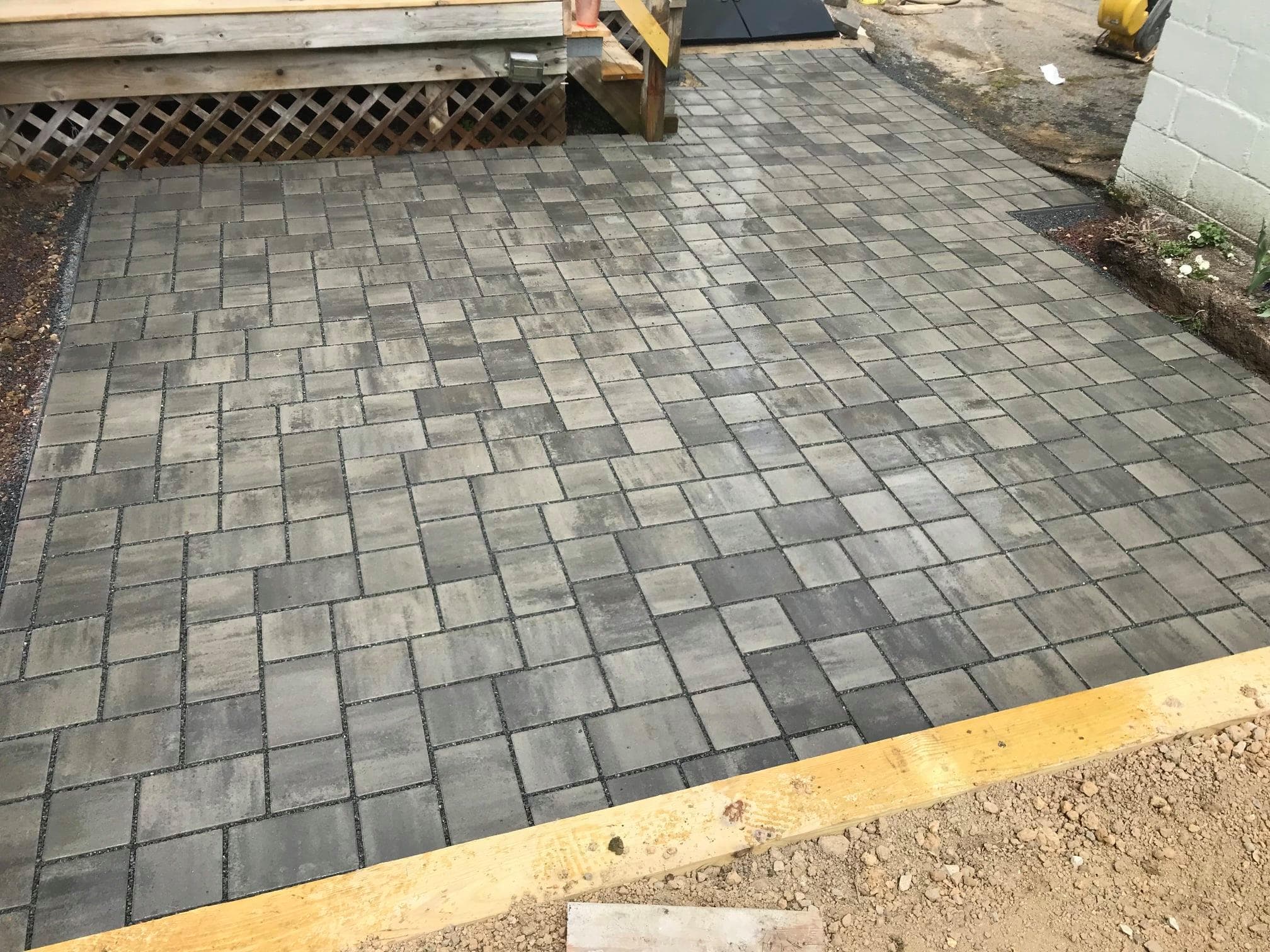 Paver patio by Natalini Masonry in Bucks County PA